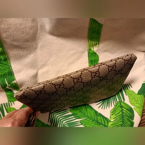 Gucci Brown Monogram Canvas Wristlet, New 💖 Condition Designer Bag - Picture 5 of 10